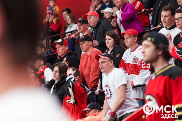 "И покуда я жив, я буду болеть за "Авангард". За что омские фанаты любят хоккей "И покуда я жив, я буду болеть за "Авангард". За что омские фанаты любят хоккей
