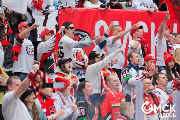 "И покуда я жив, я буду болеть за "Авангард". За что омские фанаты любят хоккей "И покуда я жив, я буду болеть за "Авангард". За что омские фанаты любят хоккей