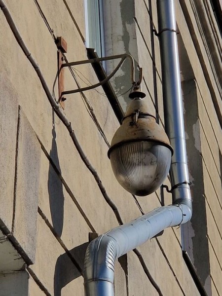 Омским знатокам предлагают спасти ретрофонари на Партизанской