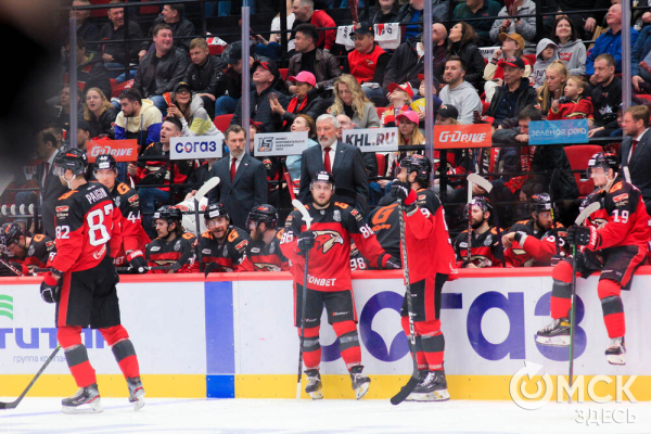 "И покуда я жив, я буду болеть за "Авангард". За что омские фанаты любят хоккей "И покуда я жив, я буду болеть за "Авангард". За что омские фанаты любят хоккей