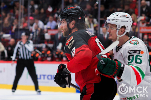 "И покуда я жив, я буду болеть за "Авангард". За что омские фанаты любят хоккей "И покуда я жив, я буду болеть за "Авангард". За что омские фанаты любят хоккей