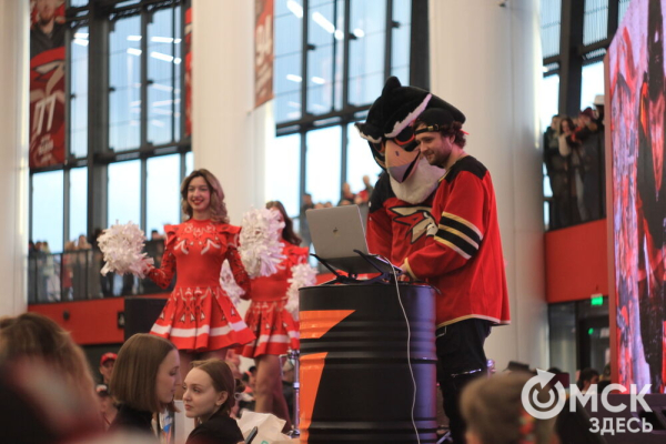 "Мы их полюбили и хотим, чтобы они жили с нами". "Авангард" закрыл сезон вместе с болельщиками "Мы их полюбили и хотим, чтобы они жили с нами". "Авангард" закрыл сезон вместе с болельщиками