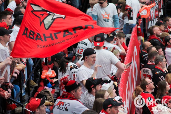 "И покуда я жив, я буду болеть за "Авангард". За что омские фанаты любят хоккей "И покуда я жив, я буду болеть за "Авангард". За что омские фанаты любят хоккей
