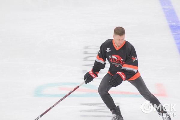 "Мы их полюбили и хотим, чтобы они жили с нами". "Авангард" закрыл сезон вместе с болельщиками "Мы их полюбили и хотим, чтобы они жили с нами". "Авангард" закрыл сезон вместе с болельщиками