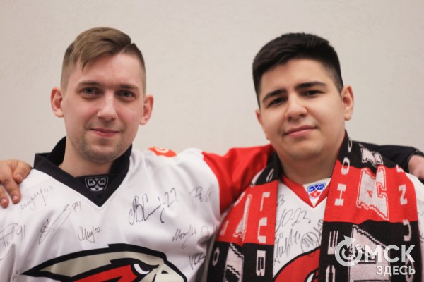 "И покуда я жив, я буду болеть за "Авангард". За что омские фанаты любят хоккей "И покуда я жив, я буду болеть за "Авангард". За что омские фанаты любят хоккей