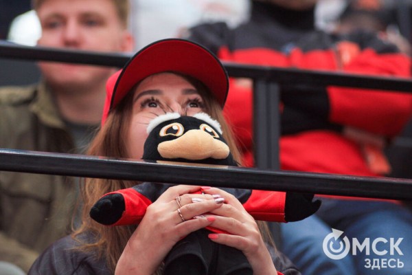 "И покуда я жив, я буду болеть за "Авангард". За что омские фанаты любят хоккей "И покуда я жив, я буду болеть за "Авангард". За что омские фанаты любят хоккей