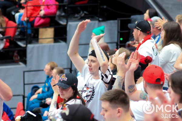 "И покуда я жив, я буду болеть за "Авангард". За что омские фанаты любят хоккей "И покуда я жив, я буду болеть за "Авангард". За что омские фанаты любят хоккей