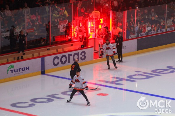 "Мы их полюбили и хотим, чтобы они жили с нами". "Авангард" закрыл сезон вместе с болельщиками "Мы их полюбили и хотим, чтобы они жили с нами". "Авангард" закрыл сезон вместе с болельщиками