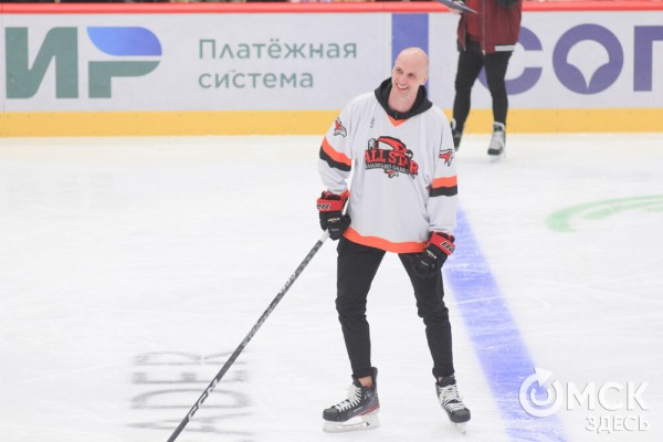 "Мы их полюбили и хотим, чтобы они жили с нами". "Авангард" закрыл сезон вместе с болельщиками "Мы их полюбили и хотим, чтобы они жили с нами". "Авангард" закрыл сезон вместе с болельщиками