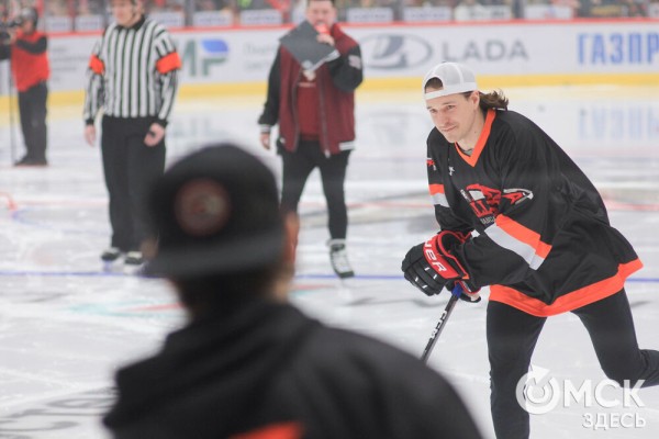 "Мы их полюбили и хотим, чтобы они жили с нами". "Авангард" закрыл сезон вместе с болельщиками "Мы их полюбили и хотим, чтобы они жили с нами". "Авангард" закрыл сезон вместе с болельщиками