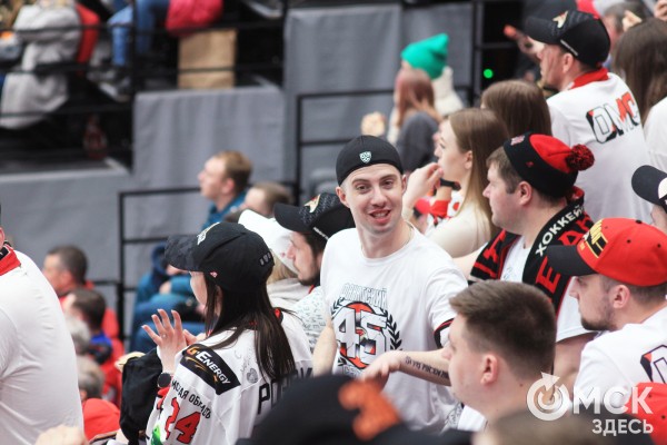 "И покуда я жив, я буду болеть за "Авангард". За что омские фанаты любят хоккей "И покуда я жив, я буду болеть за "Авангард". За что омские фанаты любят хоккей