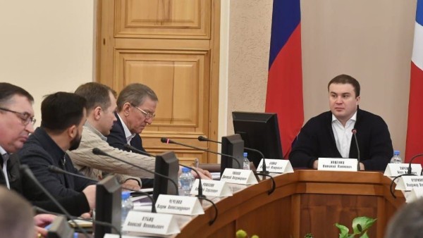 На пенсию и домой? Политический аналитик дал прогноз, кто из омских министров не будет работать с Хоценко