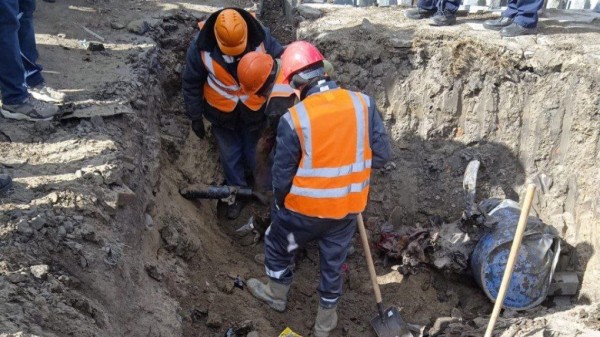 Экскаватор зацепил ковшом: из-за повреждения газопровода без газа остались тысячи омичей