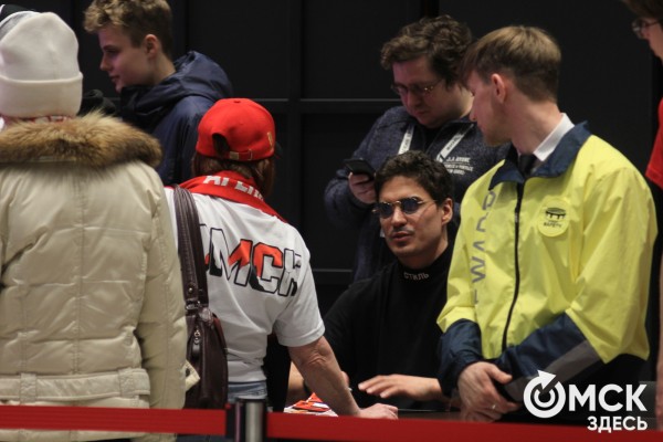 "Мы их полюбили и хотим, чтобы они жили с нами". "Авангард" закрыл сезон вместе с болельщиками "Мы их полюбили и хотим, чтобы они жили с нами". "Авангард" закрыл сезон вместе с болельщиками