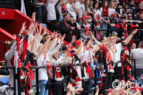 "И покуда я жив, я буду болеть за "Авангард". За что омские фанаты любят хоккей "И покуда я жив, я буду болеть за "Авангард". За что омские фанаты любят хоккей