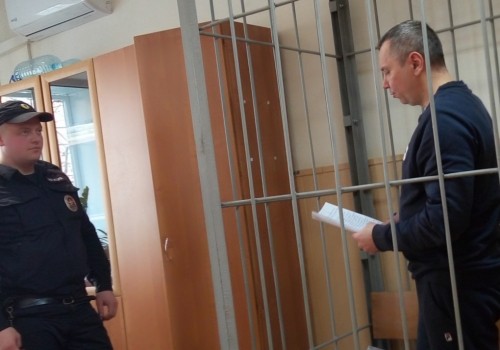 «Горы компромата» с восьми дисков в деле полицейского Лисицина скрыты от омичей