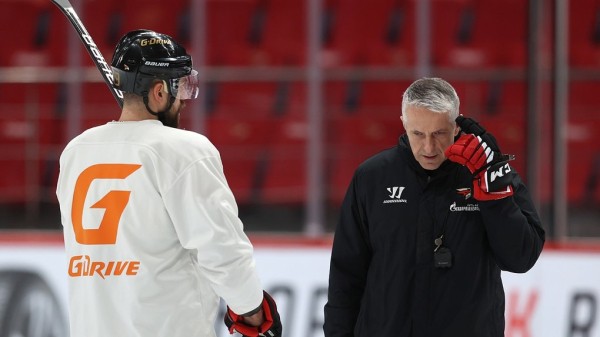 «Авангард» ищет компромисс в переговорах с Бобом Хартли «Авангард» ищет компромисс в переговорах с Бобом Хартли