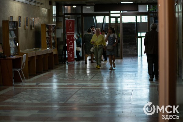 От Луны и Венеры до книг и винила. В Омске прошла "Библионочь"