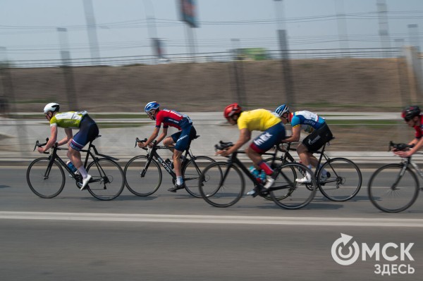 Как в Омске проходит велогонка памяти Леонида Живодёрова