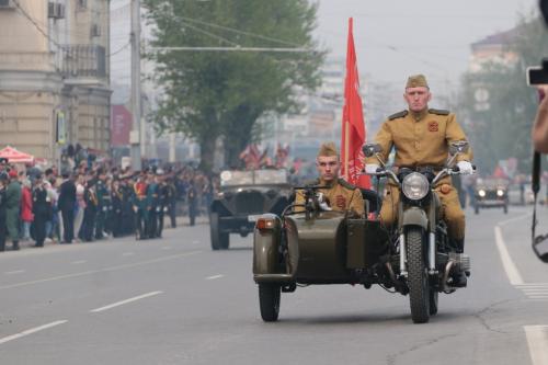«Фашисты боялись морозов и сибиряков»: в Омске прошел Парад Победы «Фашисты боялись морозов и сибиряков»: в Омске прошел Парад Победы