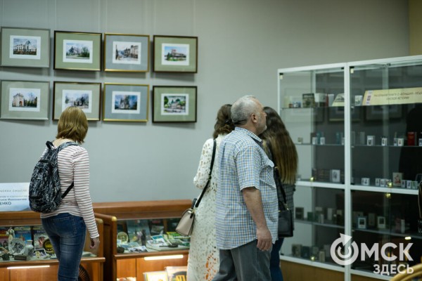 От Луны и Венеры до книг и винила. В Омске прошла "Библионочь"