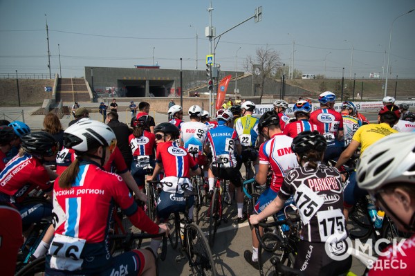 Как в Омске проходит велогонка памяти Леонида Живодёрова