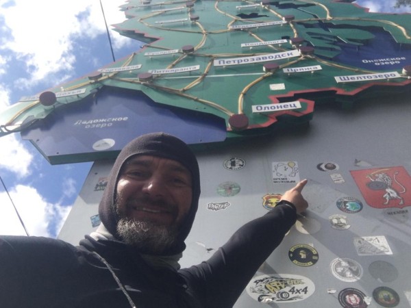 "Обнимая небо" и Дорога жизни. Омич пробежал вокруг Ладоги ради паллиативных больных "Обнимая небо" и Дорога жизни. Омич пробежал вокруг Ладоги ради паллиативных больных