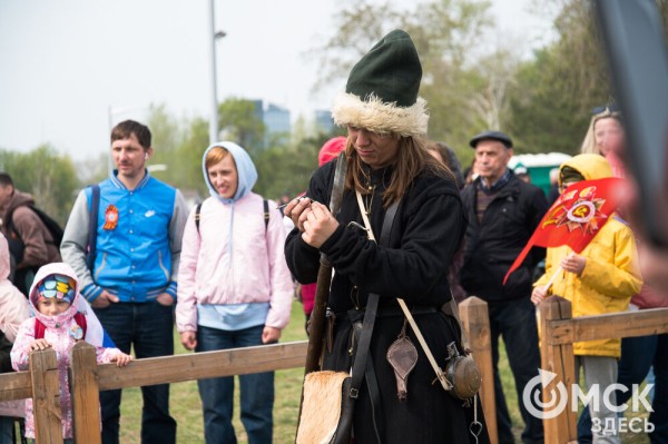 Залпами из пушек отметили 9 Мая в Омской крепости