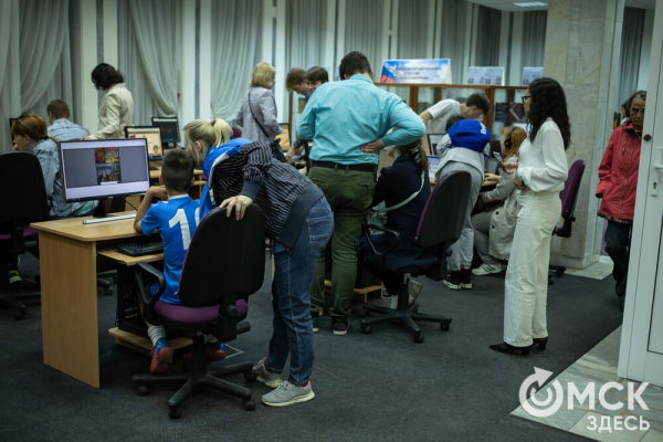 От Луны и Венеры до книг и винила. В Омске прошла "Библионочь"