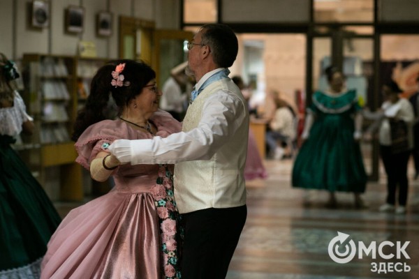 От Луны и Венеры до книг и винила. В Омске прошла "Библионочь"