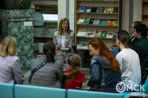 От Луны и Венеры до книг и винила. В Омске прошла "Библионочь"