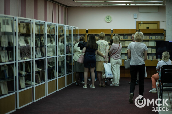 От Луны и Венеры до книг и винила. В Омске прошла "Библионочь"