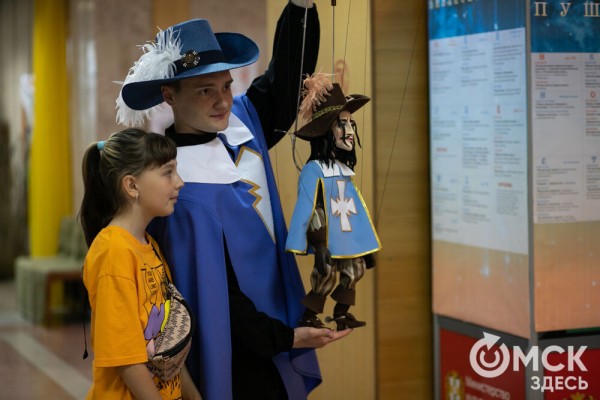 От Луны и Венеры до книг и винила. В Омске прошла "Библионочь"