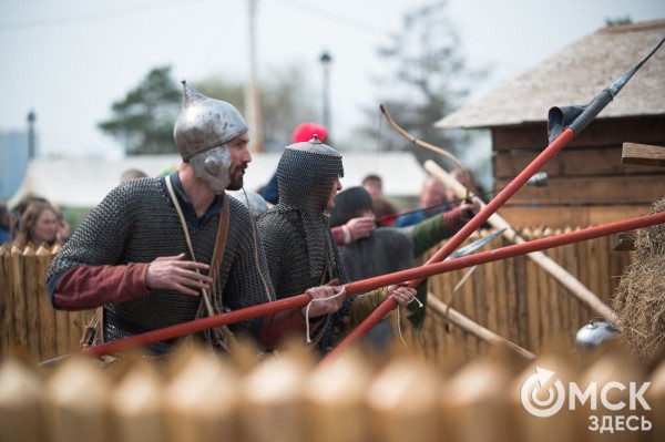 Залпами из пушек отметили 9 Мая в Омской крепости
