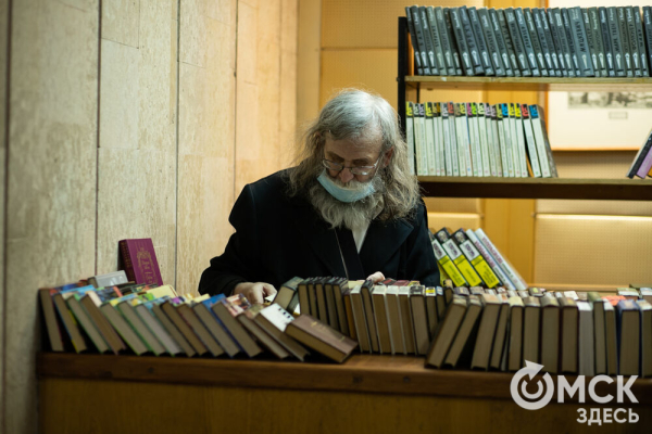 От Луны и Венеры до книг и винила. В Омске прошла "Библионочь"
