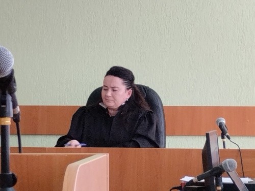 «Криминальное чтиво» по делу пивной «королевы» в Омске: свидетель не помнит что делал с полученной «обналичкой» «Криминальное чтиво» по делу пивной «королевы» в Омске: свидетель не помнит что делал с полученной «обналичкой»