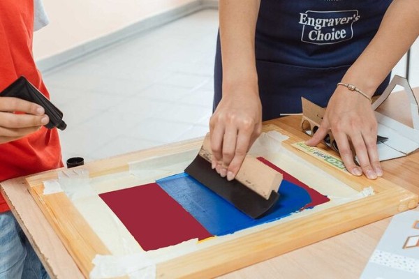 В Омске презентовали экотехнологию для печати на текстиле в домашних условиях