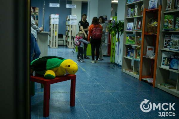 От Луны и Венеры до книг и винила. В Омске прошла "Библионочь"