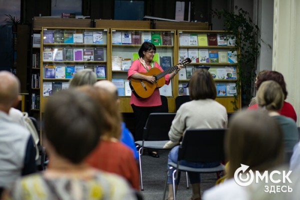 От Луны и Венеры до книг и винила. В Омске прошла "Библионочь"