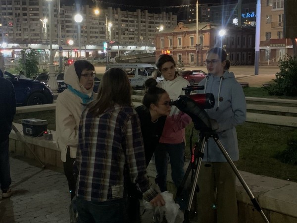 Омичам предлагают посмотреть на Марс и Венеру