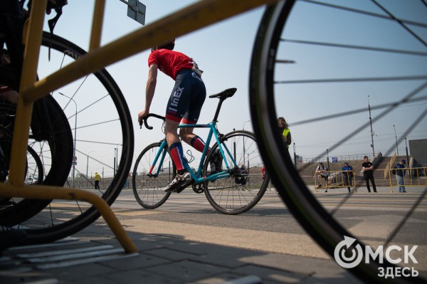 Как в Омске проходит велогонка памяти Леонида Живодёрова