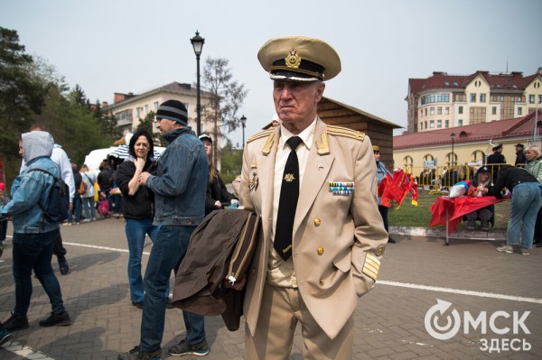 Залпами из пушек отметили 9 Мая в Омской крепости