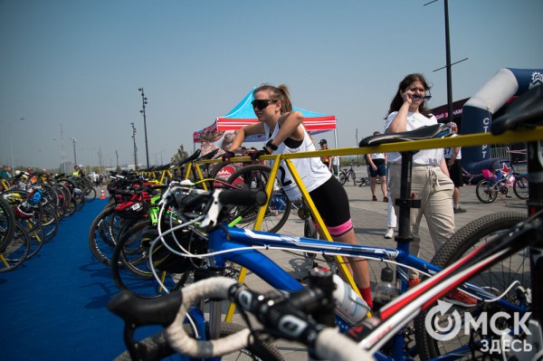 Как в Омске проходит велогонка памяти Леонида Живодёрова