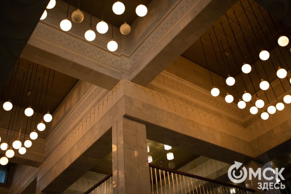 От Луны и Венеры до книг и винила. В Омске прошла "Библионочь"