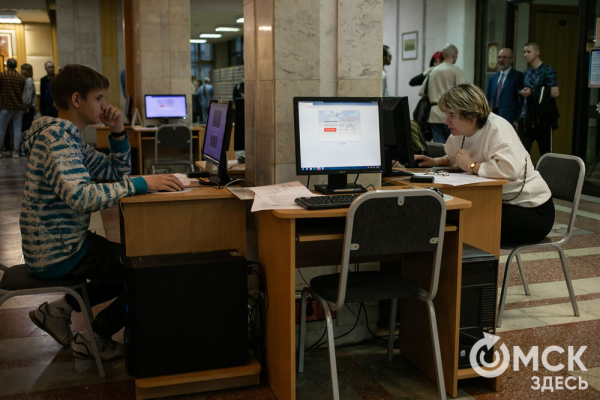 От Луны и Венеры до книг и винила. В Омске прошла "Библионочь"