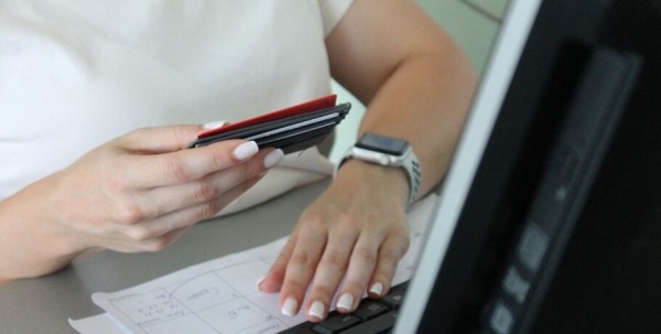 Единая карта омича "помолодела" для школьников