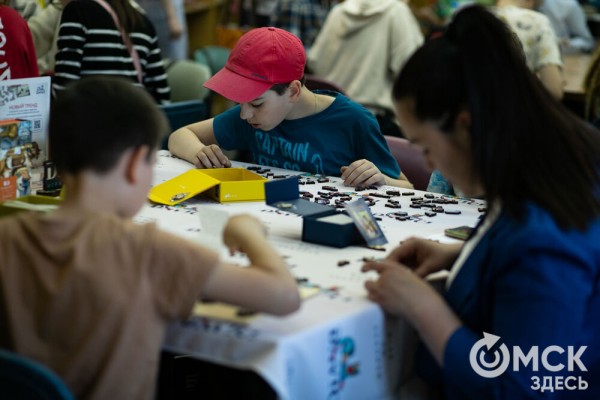 От Луны и Венеры до книг и винила. В Омске прошла "Библионочь"