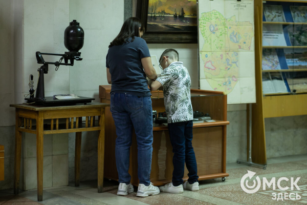 От Луны и Венеры до книг и винила. В Омске прошла "Библионочь"