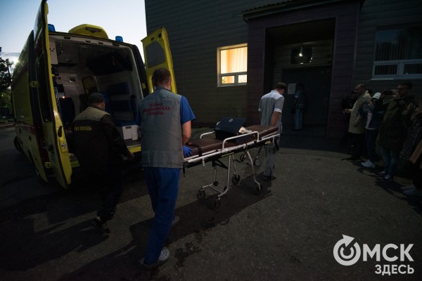 "У меня на руках чуть не умер ребёнок, и я думал об увольнении". Честный разговор с фельдшером скорой помощи