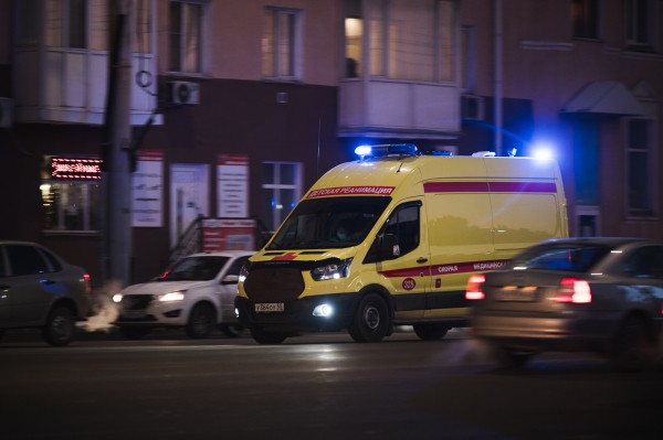 "У меня на руках чуть не умер ребёнок, и я думал об увольнении". Честный разговор с фельдшером скорой помощи